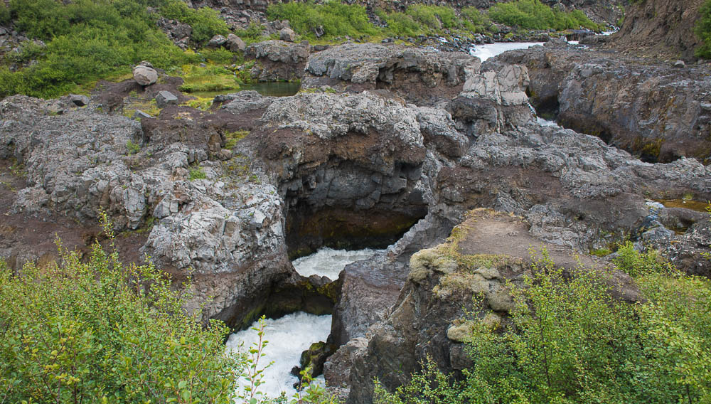 Водопад Барнафосс (Barnafoss) вид с моста. Водопад Барнафосс (Barnafoss) вид с моста. Июль 2017 года.