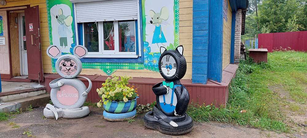Скульптуры котов в городе Мышкин.