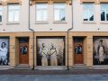 Тромсё. Витрина салона красоты.